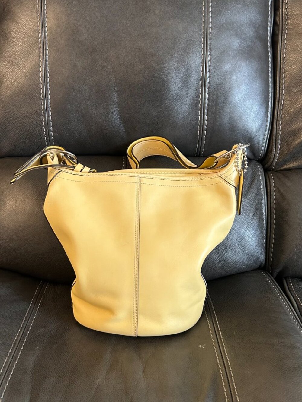 VINTAGE COACH BLEECKER DUFFEL BUCKET BAG